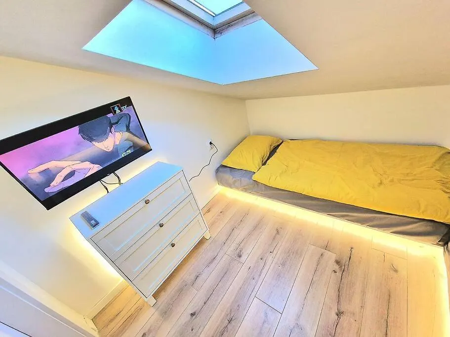 Art Apartment + 2Bd Parking Space Varna 0*,